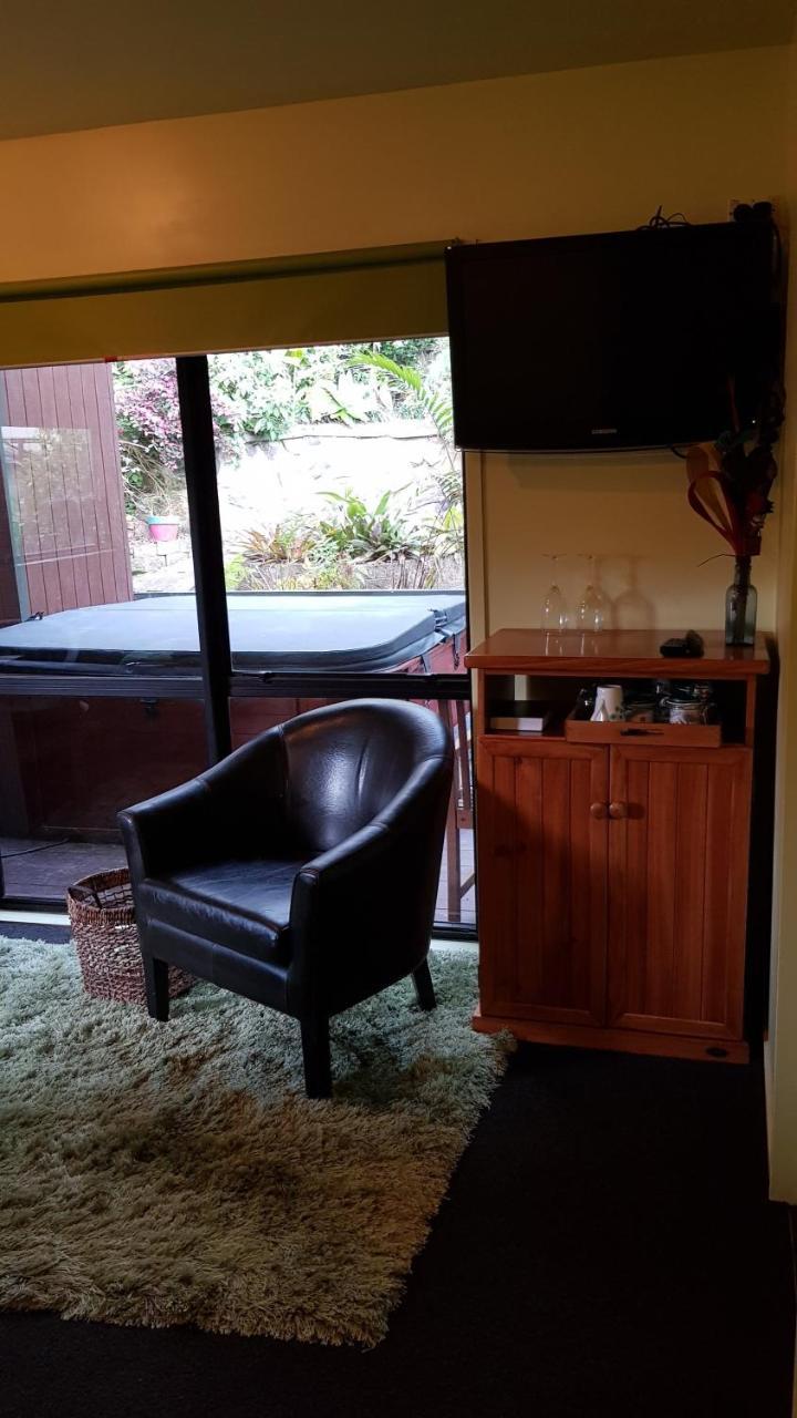 Te Puru Pohutukawa Coast Bnb מראה חיצוני תמונה